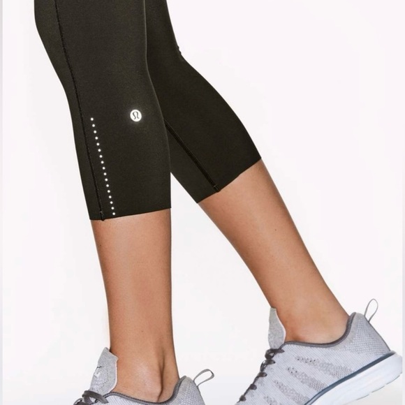 Lululemon sz 4 Fast & Free Crop II Nulux 19" Dark Olive High-Waisted Leggings - Picture 9 of 13